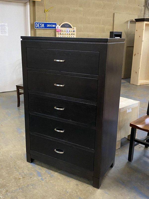 Newport Modern Bedroom Case-Solid Wood Chest-03